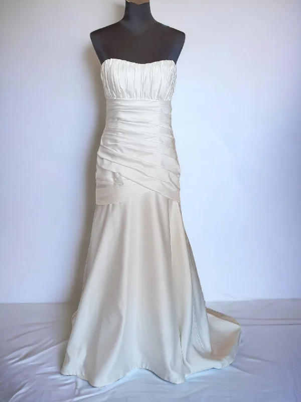 Alfred Angelo Strapless Rouched Gown Romantic Wedding Dress