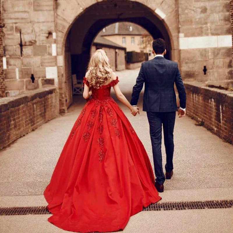 Off-the-shoulder Red Satin Ball Gowns Wedding Dresses Lace Beaded Elegant Satin Dress